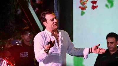 ايهاب توفيق يحي حفلات كبرى بالساحل الشمالي بعد عودته من تونس 