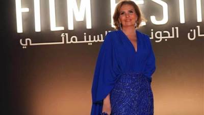 مهرجان الجونة السينمائى يحتفى بالنجمة يسرا بتنظيم معرض لصورها