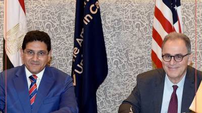 التجاري وفا بنك يوقع اتفاقية شراكة استراتيجية مع الجامعة الأمريكية بالقاهرة