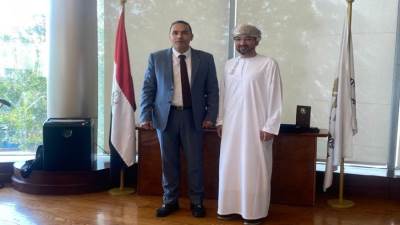 رئيس البورصة المصرية يستقبل رئيس بورصة مسقط ويبحث معه سبل التعاون المشترك بين البورصتين
