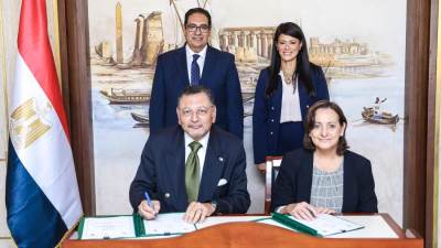 «المشاط» و«عبدالصادق» يشهدان توقيع بروتوكول تعاون بين المعهد القومي للحوكمة والتنمية المستدامة