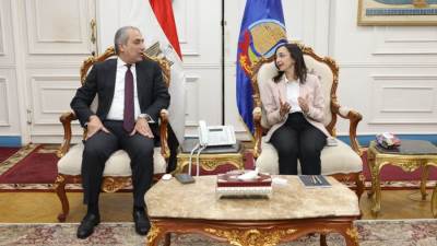 رئيس البنك الزراعي يستعرض مع محافظ البحيرة برامج تمويل صغار المزارعين 