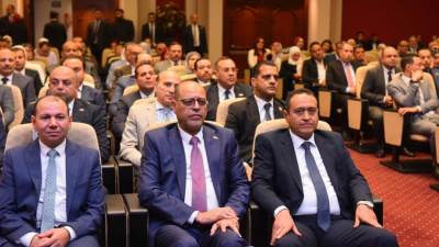 وزير العمل يفتتح ندوة توعوية  بشأن قانون العمل الجديد