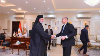 وفد من الكنيسة الكاثوليكية يلتقي وزير العمل ويتقدم بمقترح تنظيم إجازات الأعياد الدينية للمسيحيين