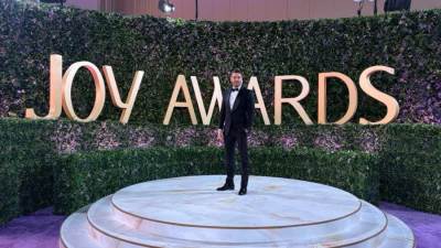 بالصور : أحمد عز يتألق في حفل جوي أوورد وحديث السوشيال ميديا 