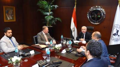 الهيئة العامة للاستثمار تبحث مع "جارديان جلاس" خطط توسع الشركة في مصر