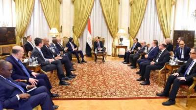 رئيس الوزراء يلتقي رئيس مجموعة البنك الدولي والوفد المرافق له