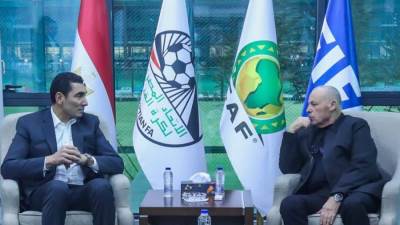 وزير الشباب والرياضة يزور اتحاد الكرة ويؤكد دعم الدولة لمنظومة كرة القدم