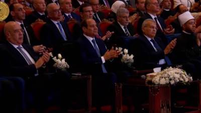 الرئيس السيسي يشهد احتفال وزارة الأوقاف بليلة القدر وتكريم الفائزين في دولة التلاوة (فيديو)
