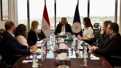 وزير السياحة يبحث سبل التعاون مع مع شركة "فيزا"