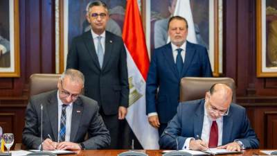 محافظ المركزي ووزير التموين يشهدان توقيع بروتوكول يتيح الاستعلام الإلكتروني المجمع