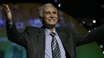 بالصور .. نجوم الفن يشاركون في جنازة عبد الرحمن أبو زهرة بمسجد الشرطة 