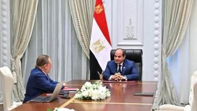 الرئيس السيسي يتابع مع محافظ المركزي تطورات الأوضاع الاقتصادية في مصر