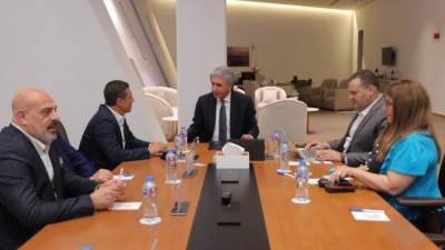 وزير السياحة يلتقي مسئولي مجموعتى Anex Group وWizz Air 