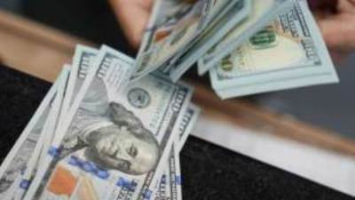 أسعار الدولار الأمريكي  بداية تعاملات اليوم الاثنين 14-9-2026