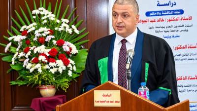 «المستشار القانوني» للبريد يناقش رسالة دكتوراة حول «دور مجلس الدولة في التحكيم في العقد الإداري»