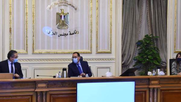 رئيس الوزراء يتابع جهود التعامل مع التحديات التي تواجه قطاع السياحة في المرحلة الحالية