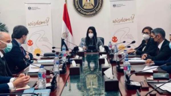 وزيرة التعاون الدولي تتابع أوجه التعاون المستقبلية مع بعثة الخزانة الفرنسية