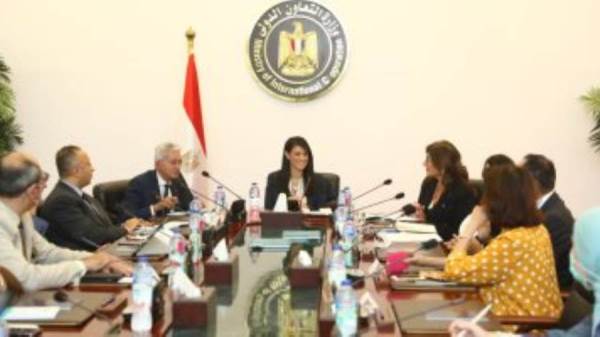وزيرة التعاون الدولي خلال الاجتماع