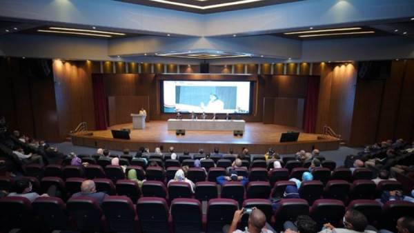 البنك الأهلي يفتتح مدرج المحلاوي في جامعة عين شمس