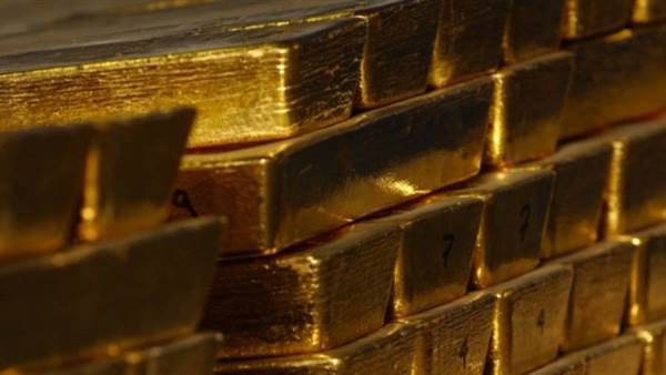 الذهب يتراجع عن أعلى مستوى مسجل في 5 أشهر