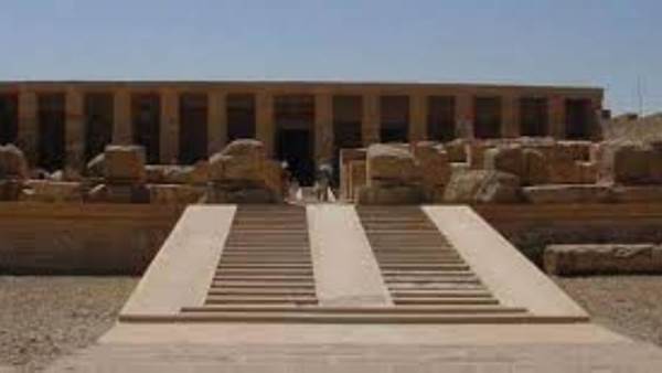 متاحف سوهاج الأثرية