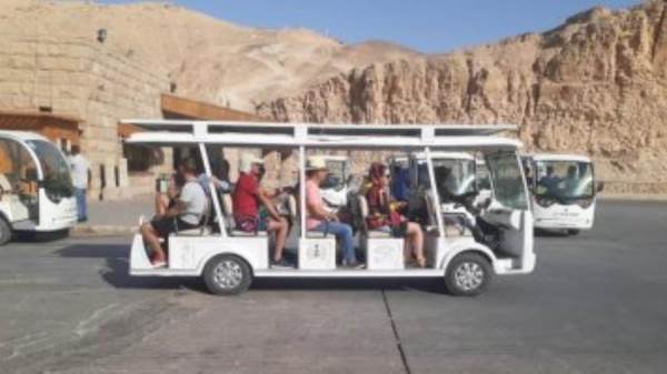 تشغيل سيارات تعمل بالطاقة الشمسية