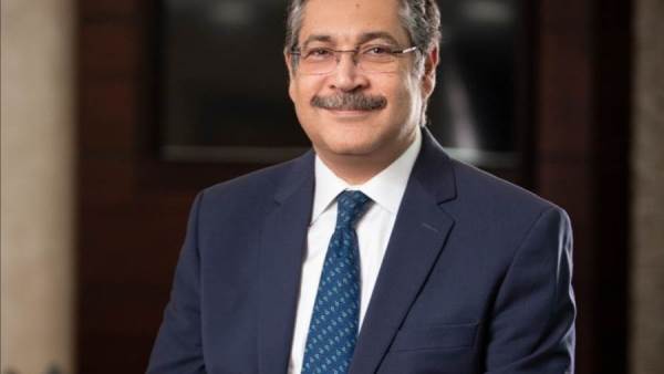 حسن غانم رئيس مجلس الإدارة والعضو المنتدب لبنك التعمير والإسكان