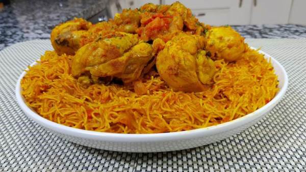طريقة عمل الشعرية بالدجاج