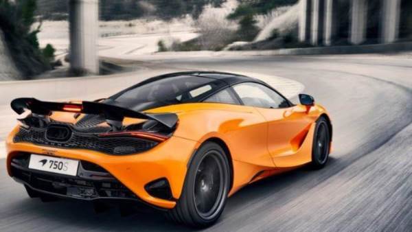 ماكلارين 750S