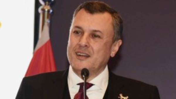 أحمد عيسى وزير السياحة والآثار