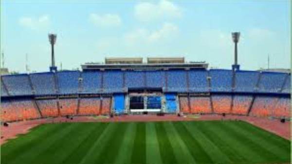استاد القاهرة