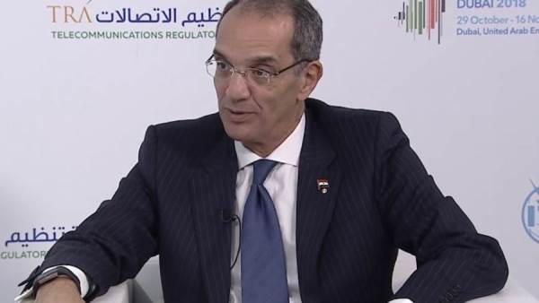 الدكتور عمرو طلعت وزير الاتصالات