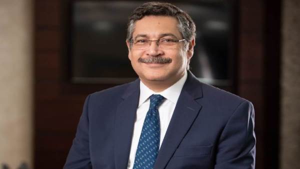 حسن غانم الرئيس التنفيذي والعضو المنتدب لبنك التعمير والإسكان