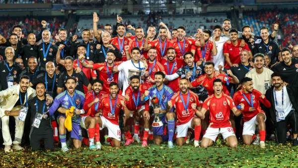 الأهلى بطل القارات الثلاثة