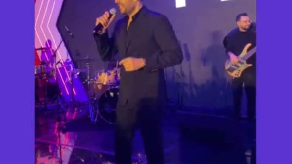 النجم محمد حماقي
