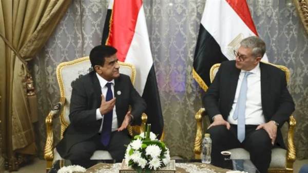 وزير البترول مع نظيره اليمني