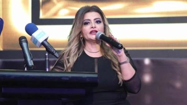 دينا عبد الفتاح