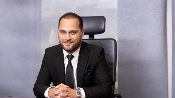 محمد عبد المنعم الرئيس التنفيذي للشئون المالية وعضو مجلس إدارة لاند مارك العقارية