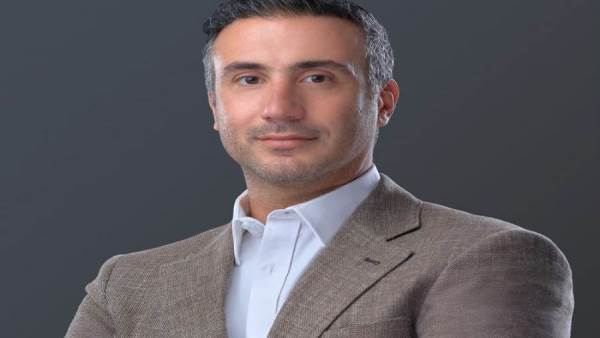 أحمد نافع الرئيس التنفيذي لشركة