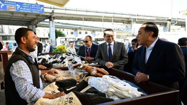 أثناء افتتاح السوق