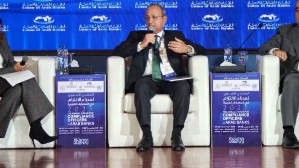 إيهاب المصري رئيس الالتزام المصرفي والحوكمة المؤسسية التنفيذي بالبنك الأهلي المصري