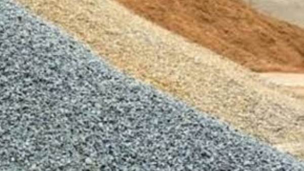 الطوب والزلط والرمل