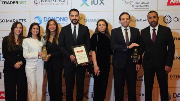 أثناء استلام الجائزة