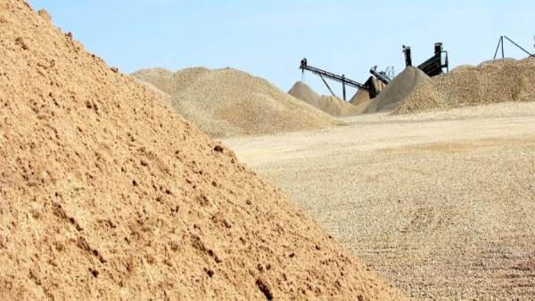 الطوب والزلط والرمل