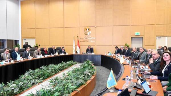 وزير الإسكان يتابع موقف مبيعات عدد من مشروعات هيئة المجتمعات