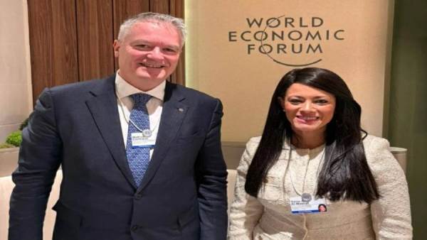 «المشاط» تلتقى الأمين العام لمنظمة OECD خلال مشاركتها في منتدى دافوس