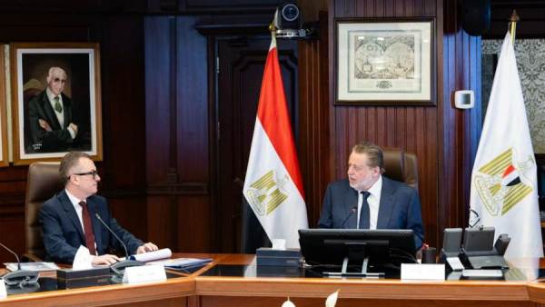 جانب من لقاء محافظ البنك المركزي مع وزير التخطيط