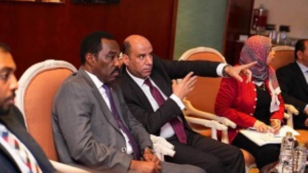 وزير العمل ونظيره السوداني