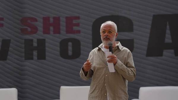 خالد حمزة رئيس قطاع التسويق والاتصال المؤسسي في بنك بيت التمويل الكويتي مصر